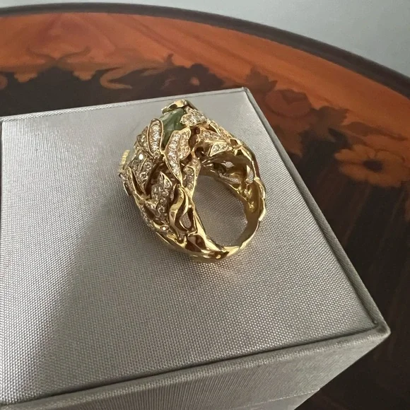 Authentic Christian Dior beautiful ring in size 5.25, in excellent condition - Picture 10 of 15